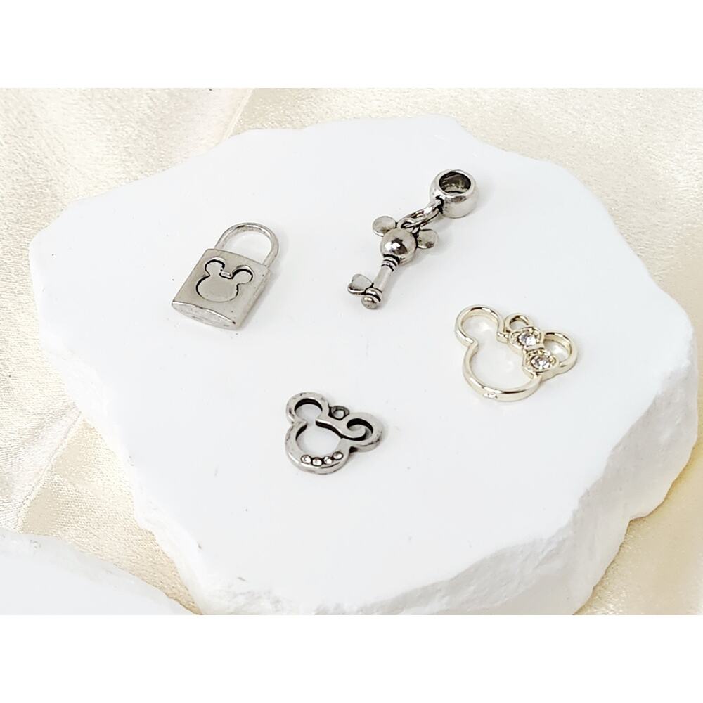 1980s Disney Charms Lot Incl 1982 6 Character Silver Tone Charm Bracelet Vintage - Picture 7 of 15